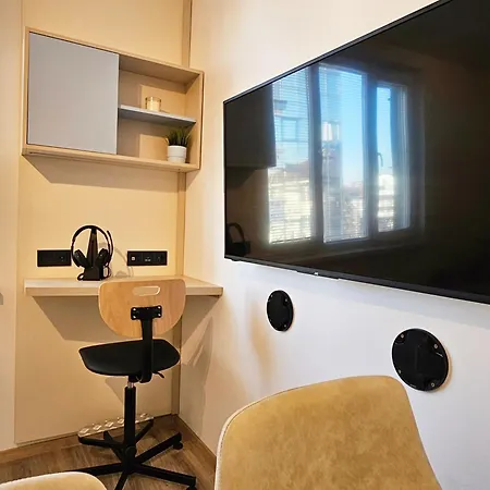 Bijou - Noble Area & Free Parking Apartament *