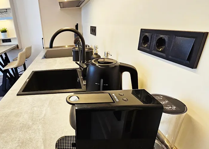 Bijou - Noble Area & Free Parking Apartment